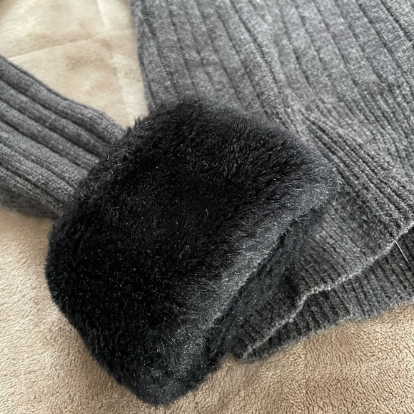 Nina Charles accent sweater - Picture 10 of 12